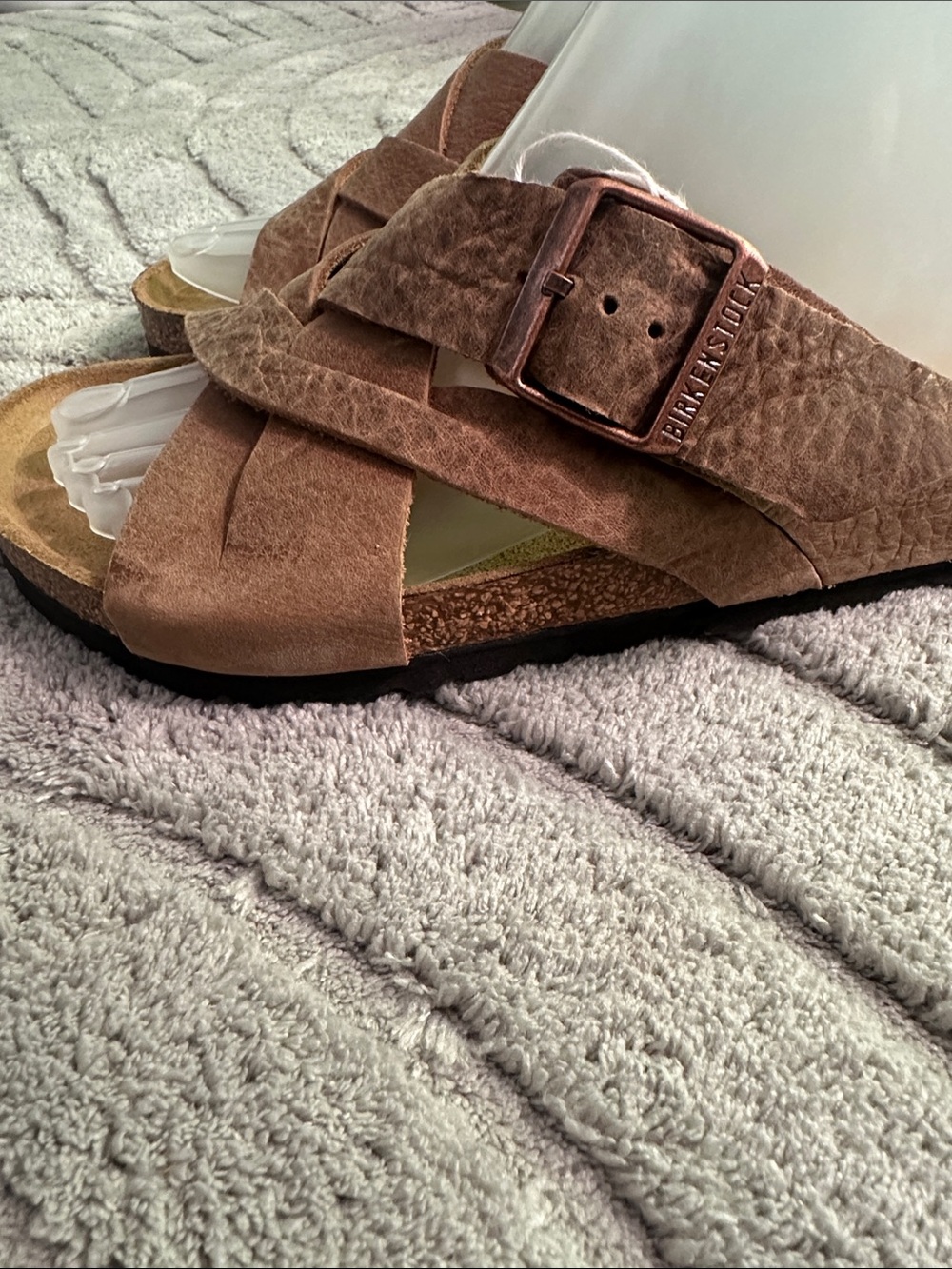 NEW- Men’s Birkenstock Brown Leather Crisscross Slide Sandals - Picture 3 of 7